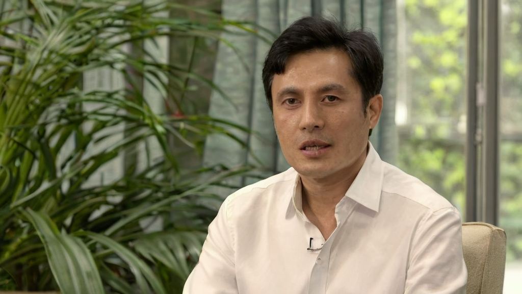 范冰冰无名指戒指抢镜引猜测 李晨疑好事将近在吃瓜圣地曝光